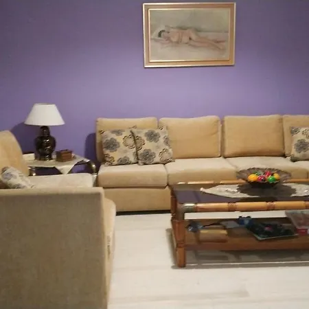 Kolonos 3 Bdrm Athens