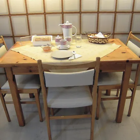 Kolonos 3 Bdrm Apartment Athens