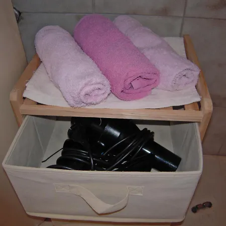 Kolonos 3 Bdrm Apartment Athens
