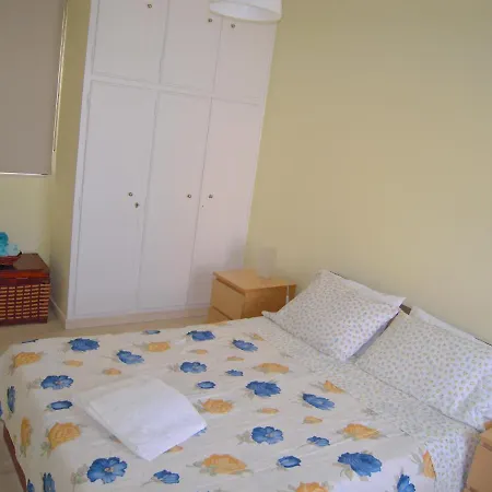 Kolonos 3 Bdrm Apartment Athens