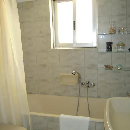 Apartment Kolonos 3 Bdrm *